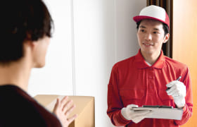 作業中のスタッフ